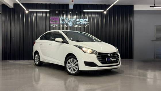HYUNDAI HB20S 1.6 COMFORT PLUS 16V FLEX 4P AUTOMÁTICO